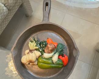 Arreaux Cast Iron Skillet with Decorative Vegetables