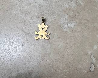 14K Yellow Gold Teddy Bear Pendant with Starburst Motif