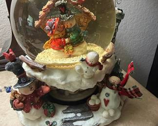 Special Times Musical Water Globe - Frosty the Snowman