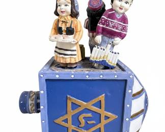 Hanukkah Dreidel Holder with Figurine Spreaders