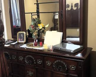 Vintage Kathy Ireland Home GeorgianStyle Dresser with Mirror