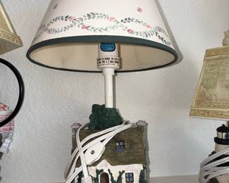 Thomas Kinkade "Everett's Cottage" Table Lamp
