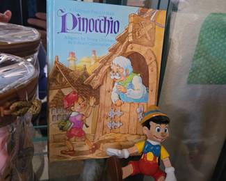 Hallmark Pop-Up Book: Pinocchio