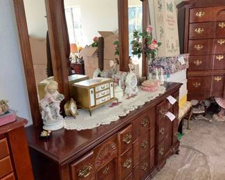 Vintage American Drew Cherry Wood Dresser with Tri-Fold Mirror