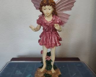 Dezine Fairy Collection Pink Fairy Figurine