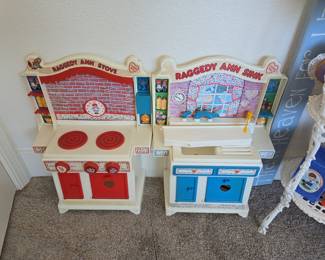 Raggedy Ann Stove and Sink Play Set by Hasbro (1978)