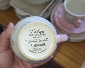 Pfaltzgraff Tea Rose 20th Anniversary Dinnerware Set