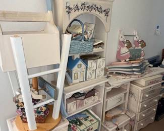 Hand-Painted Miniature Dollhouse Furniture & Accessories