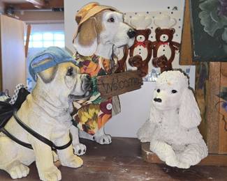 Set of Three Dog Figurines with Welcome Sign and Teddy Bear Plaque