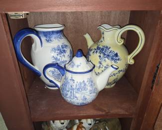 Toile Pattern Ceramic Pitchers and Teapot Set