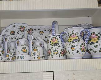 Italian Majolica Ceramic Dinnerware Set