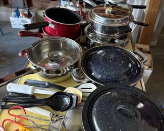 058 largemixedcookwarelotpotspansutens