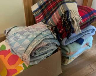 229 vintagelotbeddingplaidwoolblanketf