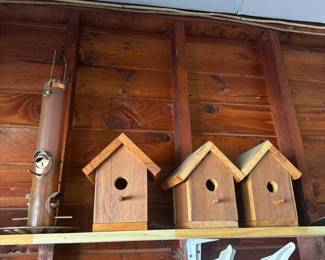 055 3woodenbirdhousesandfeeder