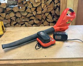 106 blackdeckerns118gcordlessleafblower