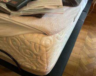 211 likenewbobopedicmattressonadjusta