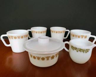 034 vintagepyrexbutterflygoldtablewares