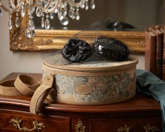 Hartmann hat box w/ Adolfo Hats