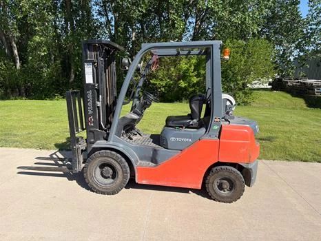 Toyota 8FGU25 Fork Lift - 5,775 Hours