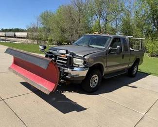Ford F-250 Super Duty 10 Cylinder Double Cab Truck with Snow Plow