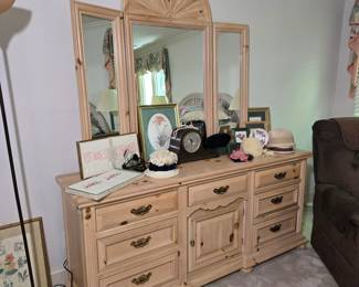 Lexington Dresser with Mirror