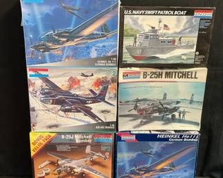 Monogram Model Kits feat B25J Bomber