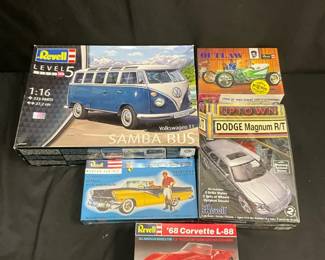 Revell Model Cars feat. Volkswagen T1 Samba Bus