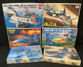 Academy Minicraft 148 Feat.Lockheed F5 Lightning