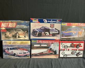 Revell Model Cars feat. Chevy Race Truck