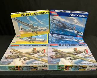 Monogram Aircraft Models feat. B24D  Liberator