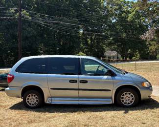 2004 Dodge Caravan Mobility 13k miles