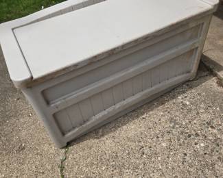 Rubbermaid-like Plastic Storage Bench for Patio & Garden