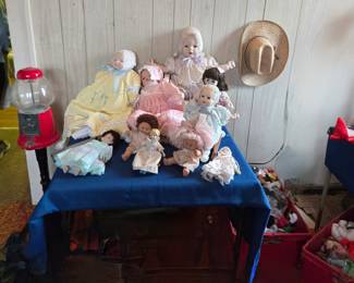 Collection of Vintage Dolls (i.e., Cabbage Patch, Porcelain Faced, Cloth); Beanie Babies (many still in bag); Bubble Gum Machine on Stand; Straw Hat