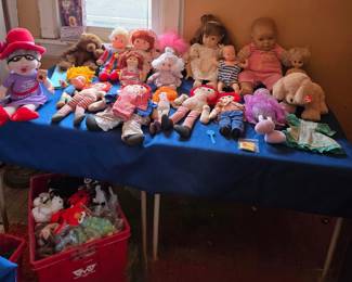 Beanie Babies (many still new in bag); Raggedy Ann & Andy Dolls; Ty Stuffed Animals; Assorted Dolls (Barbie, Precious Moments, Vintage & Newer)