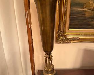 Bombay classical brass urn lamp