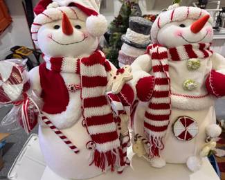 Large, floor size Christmas decor