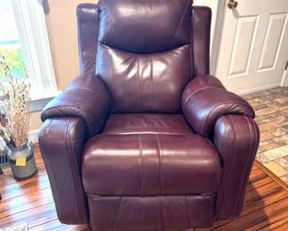 Southern Motion electric leather rocker recliner