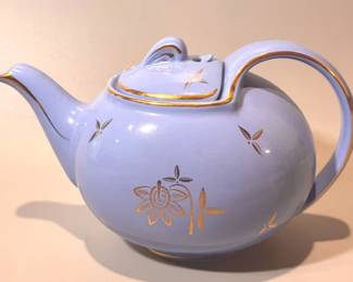 Hall USA 6-cup teapot