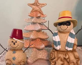 Coastal snowmen and a starfish Christmas tree