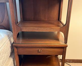 Broyhill Brasilia Night stand