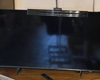 Samsung 43" Smart TV w/ remote (2025 model)