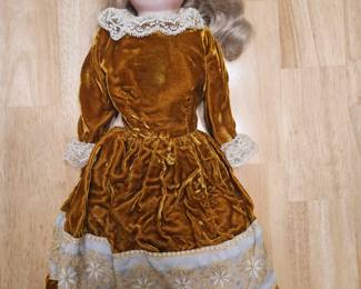 Antique German 1890s-1915 Porcelain Doll; Armand Marseille Mold 370 (Made in Germany; factory original)