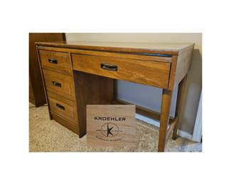 MCK Kroehler Custom Crafter Desk
