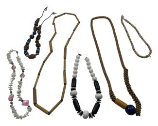 8048 - Lot of Assorted Womens's Necklaces