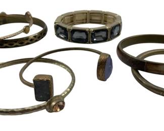 8052 - Lot of Assorted Women's Bracelet