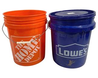 4642 - 2 Plastic Buckets w/ Lid - 15 x 12
