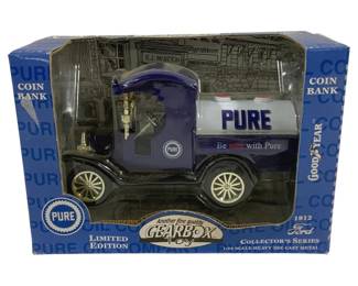 4094 - Gearbox Pure 1912 Ford Tanker Die Cast in Box (Description): 1/24 Scale