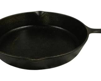 4610 - Lodge Cast Iron Skillet - 12.5" Round
