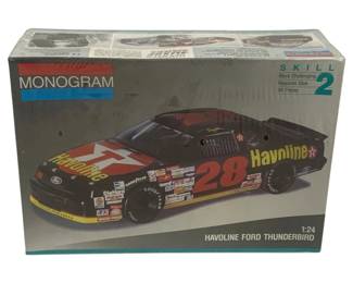 5985 - Monogram Havoline Ford Thunderbird 1/24 Model (Description): Kit