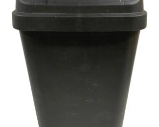 4498 - Plastic Trashcan - 16 x 11 x 28